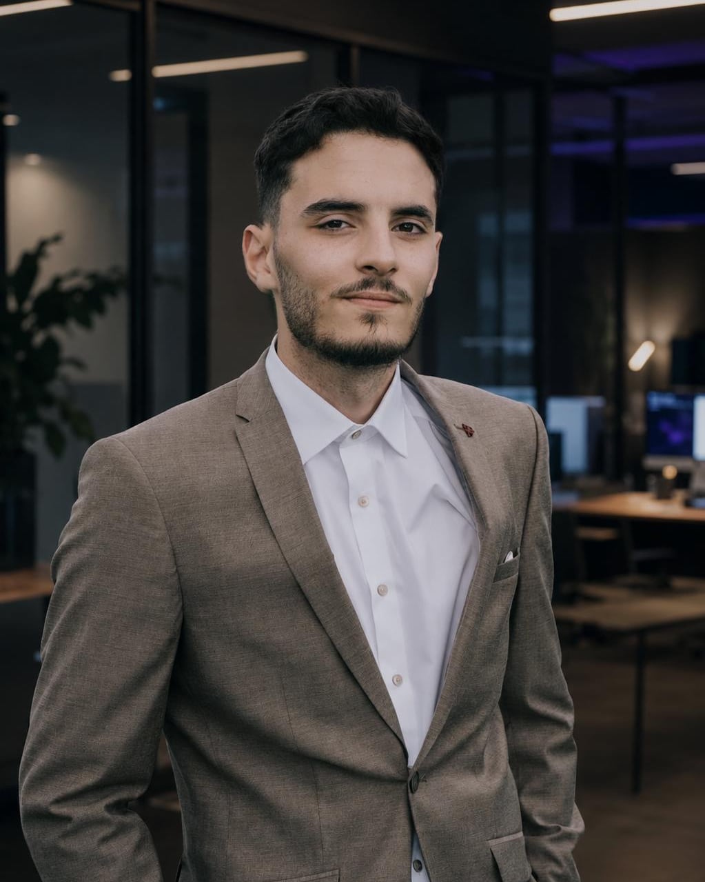 Hussam Alkharfan, owner of the advertising agency Almapulse in St. Peter am Hart near Braunau am Inn